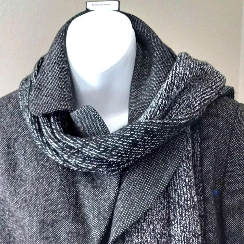 Calvin Klein Mens Gray Acrylic Scarf. 64